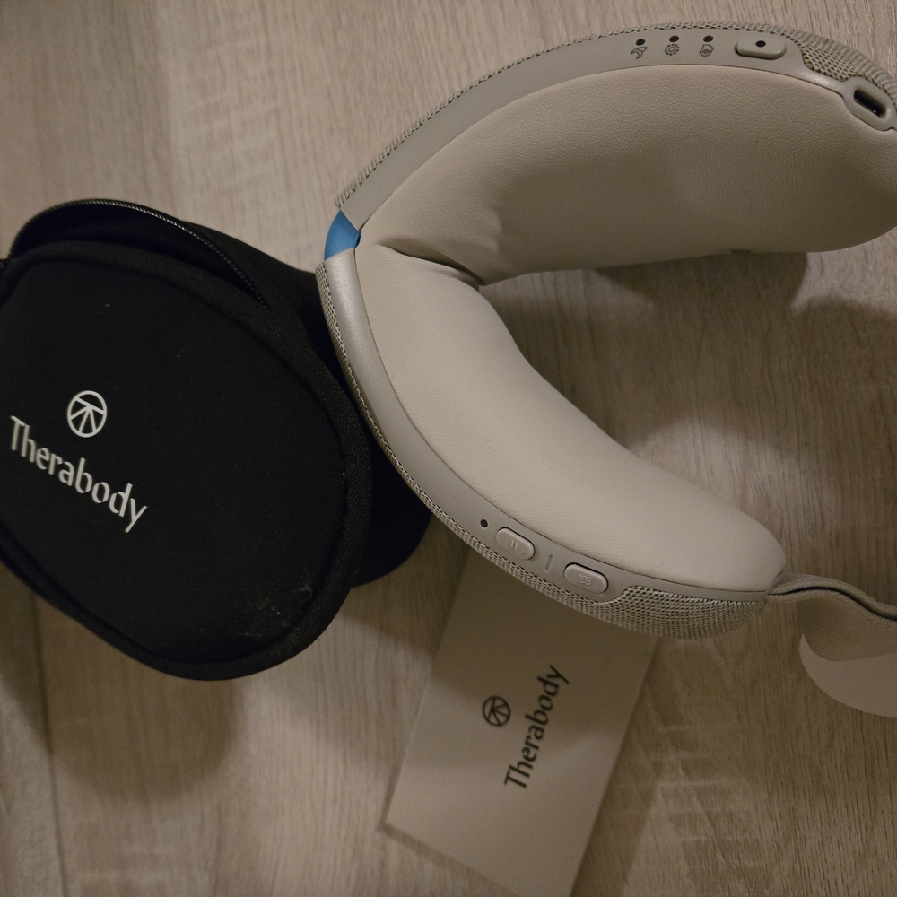 Therabody Relaxation Neck Device in Light Gray